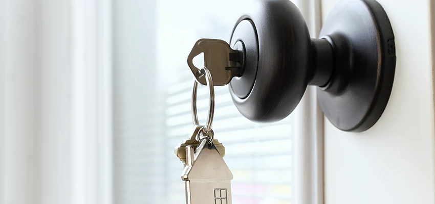 Bifold Door Knob Replacement in Daly City, California